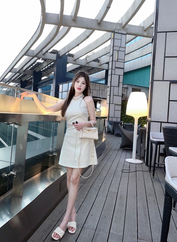 Poppy-江苏省·苏州市·吴中区-*** 抖音 微博-身高160 体重90 会穿搭 96年女生一枚
目前居住苏州
接探店 寄拍：衣服 饰品 包包 鞋子 美瞳等
出片快 有拍摄短视频经验
希望找到一拍即合的商家合作