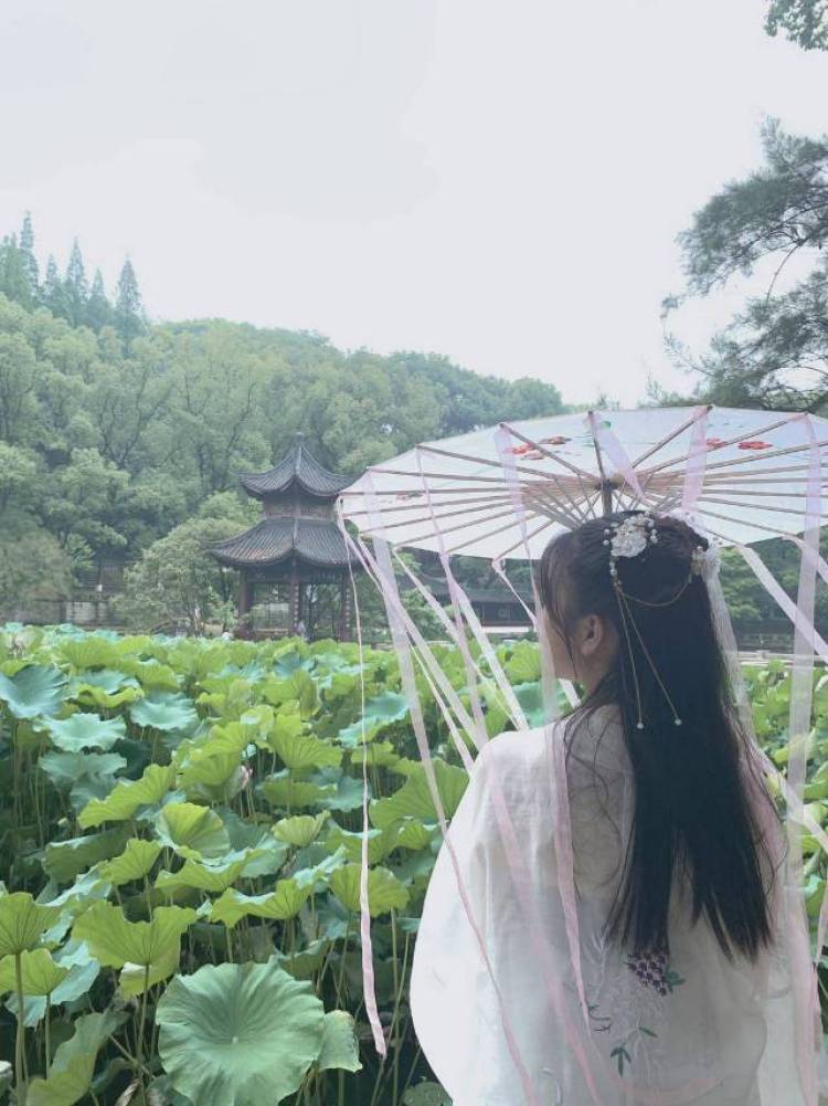 芝士味-四川省·泸州市·龙马潭区--我会跳舞，我抖音有几千粉丝可以发在抖音上，168/90 出图快，会p图，拍照好看，拍常服，洛丽塔，汉服，jk