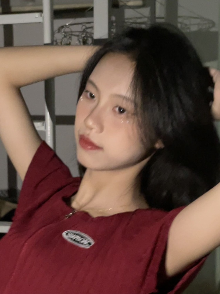 🇲🇴-广东省·广州市·天河区--160/70
是一名学生
爱拍照
想接寄拍赚一些钱
什么都能接就是不能接违法的东西
希望你们都能找我呀～