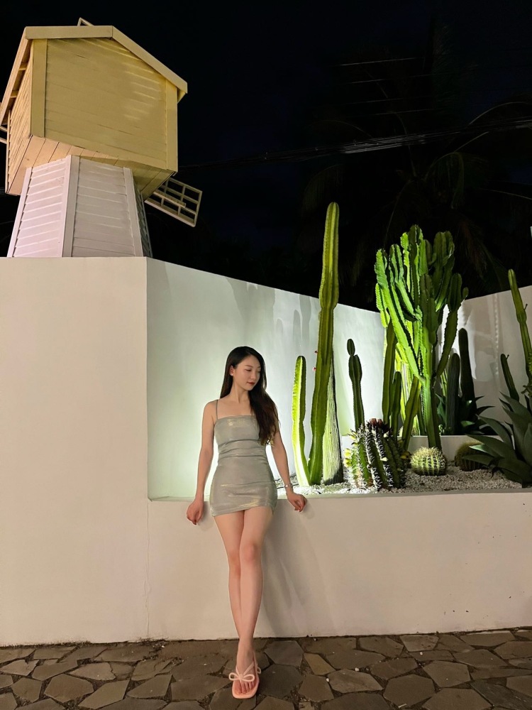 舒芯🌸Beauty Shop全球购-湖南省·怀化市·鹤城区-抖音、微博-接寄拍，身高160，体重92
会拍照，会P图，出图快，可长期合作