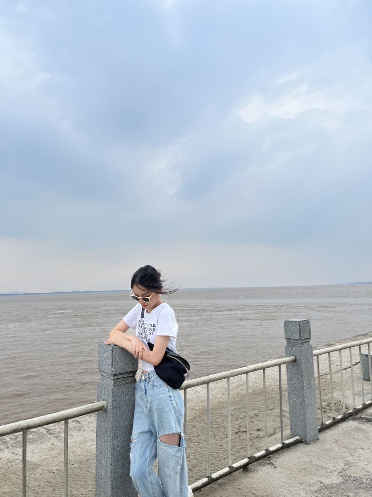 🎀-安徽省·池州市·贵池区-快手-接单买家秀啊，不接暴露的，接寄拍，其他方面好商量，希望商家可以了解一下 ，谢谢🙏，身高165体重88，脚36码