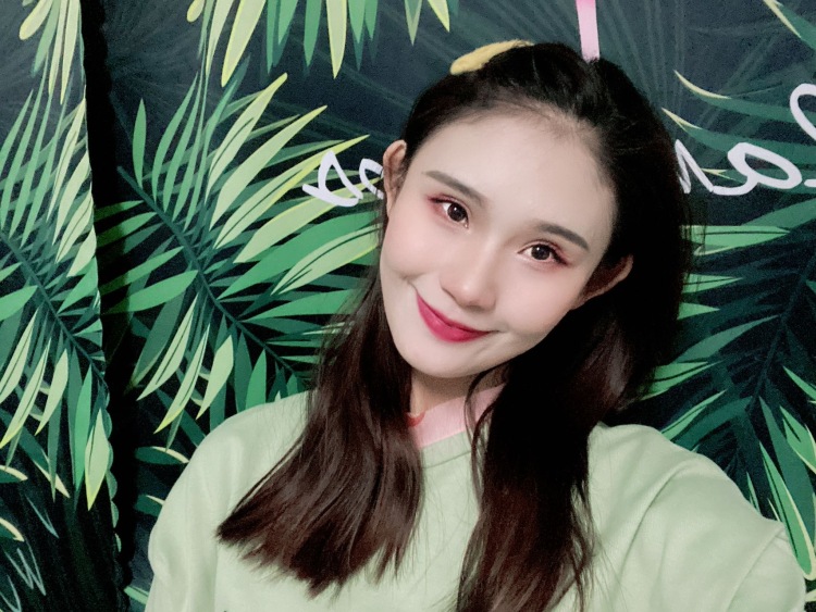 A👑健健🐨Baby-吉林省·吉林市·船营区-微博 抖音 某红薯-身高170体重55
想尝试一下网拍,接买家秀,只要在正常范围内各都可,不挑剔,会拍照,负责任,想要把好的东西都表现出来,也为了自己独立,有意向的商家价格方面可商量,有拍照经验 风格多 饰品单衣服寄拍都