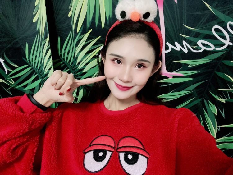 A👑健健🐨Baby-吉林省·吉林市·船营区-微博 抖音 某红薯-平常爱网购，喜欢拍照，会p图。18到30岁的服装都可以，鞋子39码。帽子发饰都可以，包包也可以。可以寄拍，可以好ping