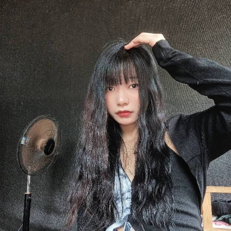 WANGXUE-贵州省·六盘水市·钟山区--本人身高158cm,体重44kg。可以接拍衣服,买家秀,探店,跳舞,想找兼职赚钱,学习经验,不怕吃苦受累,请给我一个机会。