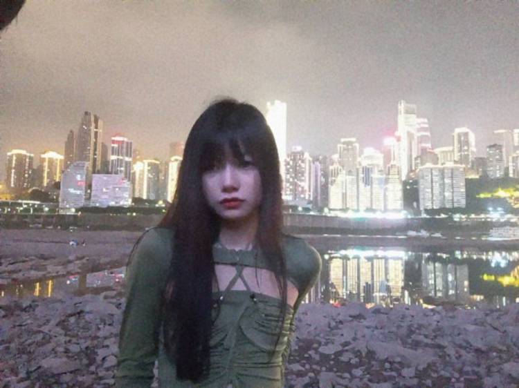 WANGXUE-贵州省·六盘水市·钟山区--本人身高158cm,体重44kg。可以接拍衣服,买家秀,探店,跳舞,想找兼职赚钱,学习经验,不怕吃苦受累,请给我一个机会。