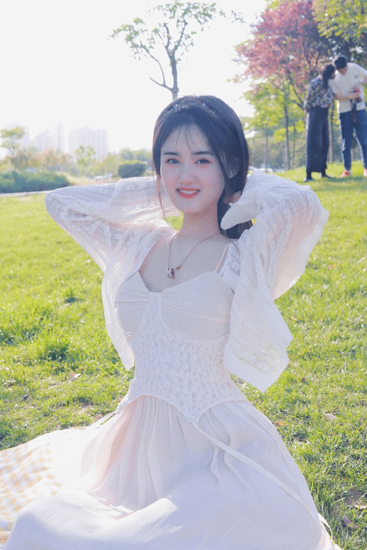 🍃-河南省·郑州市·金水区-快手-接寄拍,美瞳,鞋子,首饰都🉑️价格可谈,本人兼职,不接急单
