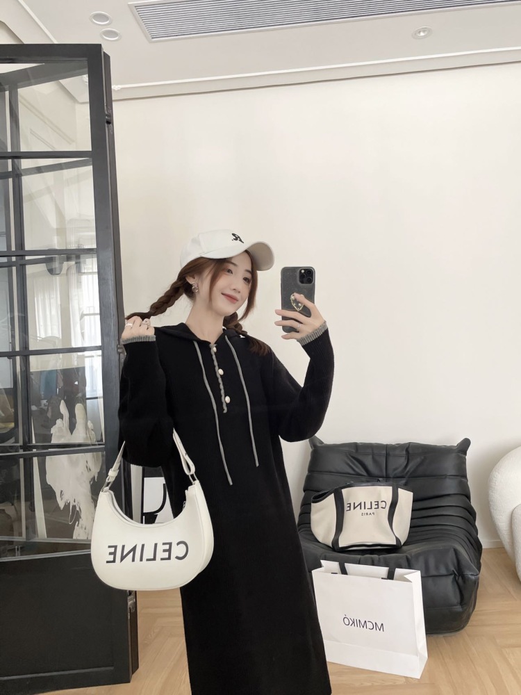 是杨十七吖-广东省·广州市·白云区--可以接寄拍商拍买家秀 有淘宝模特经验 有一定的搭配能力,希望商家长久合作 156.80斤