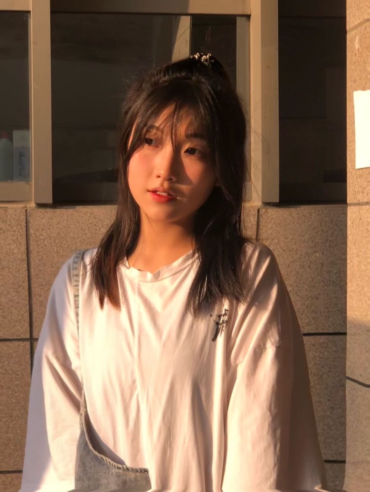 .-山西省·晋中市·寿阳县-快手 抖音-本人一位在校学生 希望赚点零花钱 接买家秀 喜欢跳舞 一位行走的百变马丁 颜值不稳定