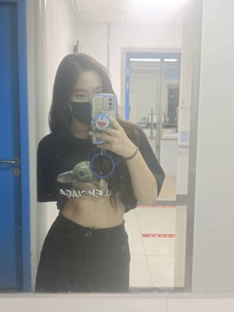 YunY-北京市·北京市·朝阳区--想接单，首饰衣服鞋子包包护肤品都可以，接过送拍会p图会拍照，出片快价钱好说