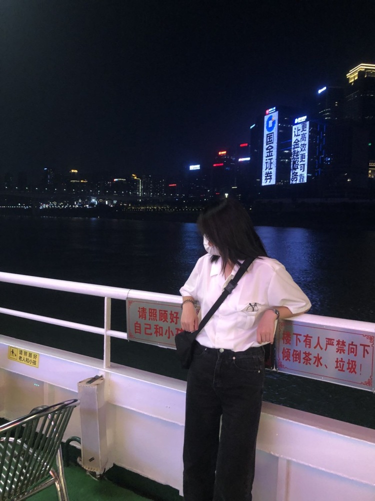 xxx-四川省·眉山市·仁寿县-快手 某红薯-本人身高160 体重44kg,平时喜欢拍照 穿搭
可以接寄拍和买家秀