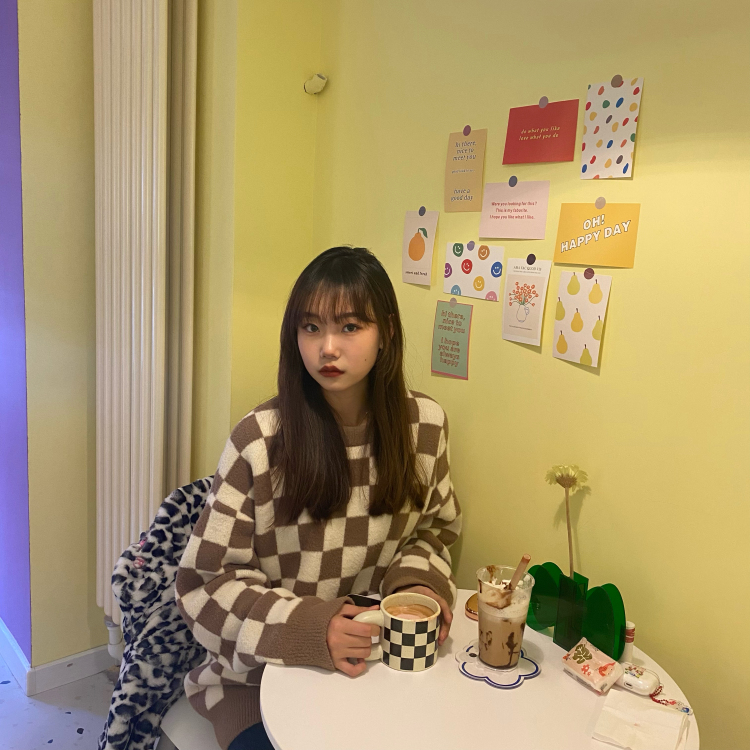 Sun1Fei-吉林省·长春市·朝阳区--身高172体重52大学生视觉传达设计专业在读，素人想接寄拍。