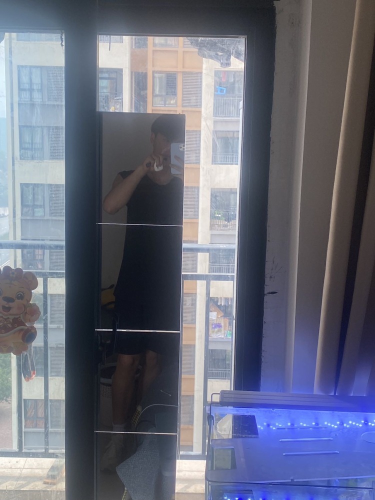 山海.-重庆市·重庆市·巴南区-抖音，某红薯-我是一名来自重庆音乐生，喜欢拍照，研究穿搭平时，想要做寄拍有看上的吗dd 我呀