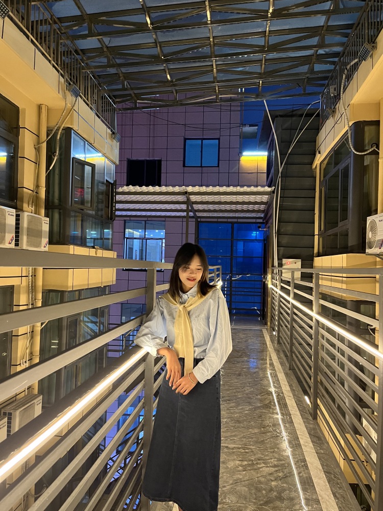 凉拌玛卡巴卡-广东省·深圳市·龙华区--可接受寄拍,活泼开朗,会剪辑视频、照片,可尝试各种风格,觉得可以可以滴滴!