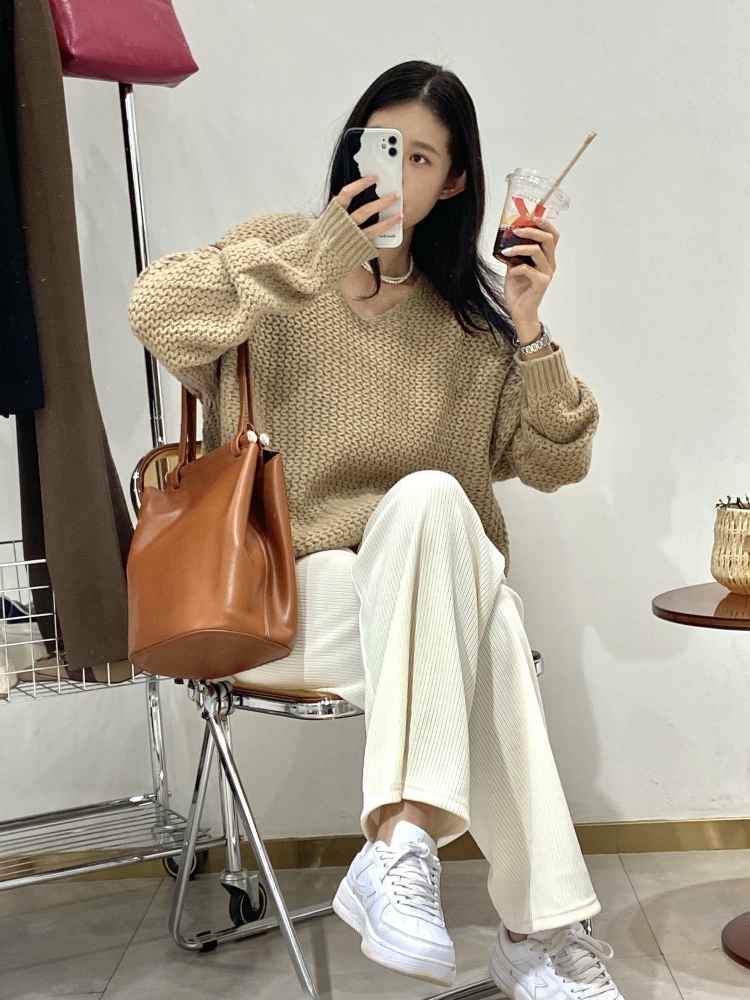 俾坝檗.-内蒙古自治区·鄂尔多斯市·准格尔旗--专业穿衣模特 接寄拍衣服类 身高175 体重60公斤 拍过多家衣服穿搭
