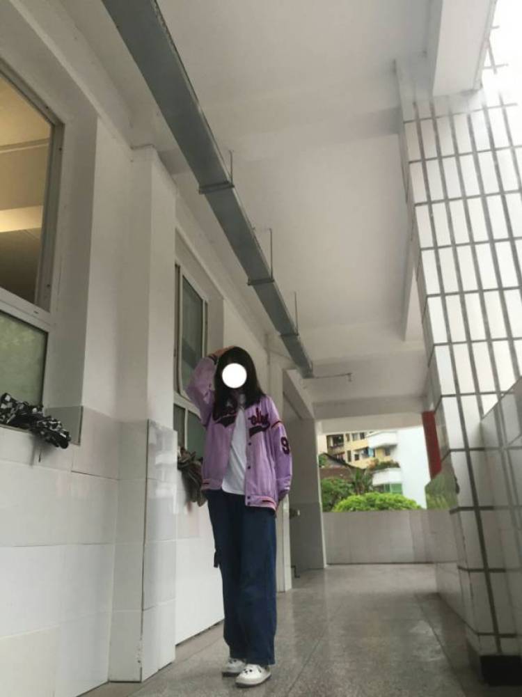 齐欢-湖北省·恩施土家族苗族自治州·恩施市-抖音 快手-特长是会拍照 爱好是唱歌跳舞画画弹钢琴 现在是学生党一枚~希望能当寄拍模特 平面模特