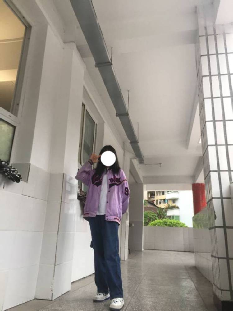 齐欢-湖北省·恩施土家族苗族自治州·恩施市-抖音 快手-特长是会拍照 爱好是唱歌跳舞画画弹钢琴 现在是学生党一枚~希望能当寄拍模特 平面模特
