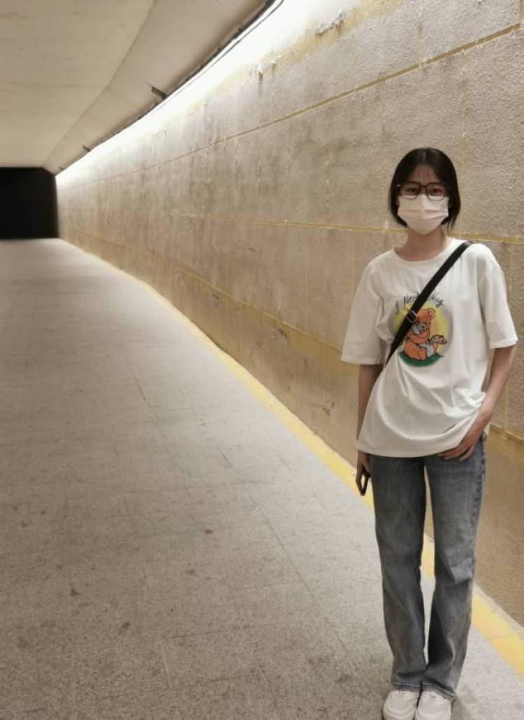 Y-河南省·郑州市·金水区-快手抖音某红薯-在校16岁学生 寄拍和送拍都可以的 任何风格都ok 出图快 看看我咯~