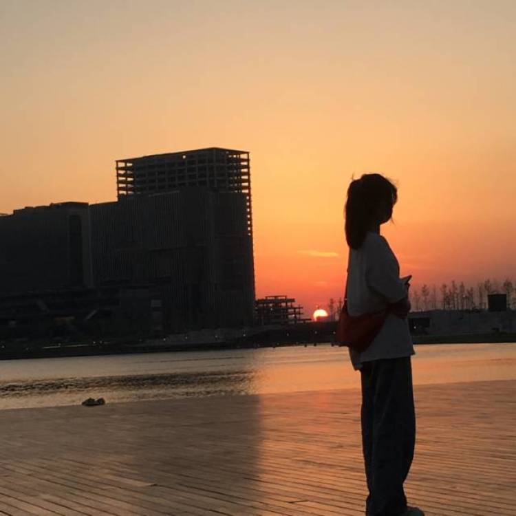 Y-河南省·郑州市·金水区-快手抖音某红薯-在校16岁学生 寄拍和送拍都可以的 任何风格都ok 出图快 看看我咯~