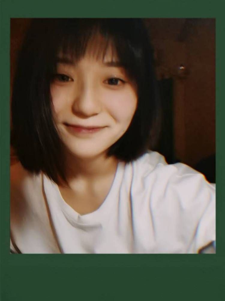 一尔鸭--四川省·成都市·青羊区-抖音、某红薯、微博-本人158,体重82斤。之前有做过线下销售和线上直播,饰品衣服包包鞋子都有卖过!因为妈妈是摄影师,从小我就非常非常喜欢拍照!我的性格还是比较开朗的😁喜欢跟别人聊天唠家常哈哈!嗯接单的范围我想从买家秀、