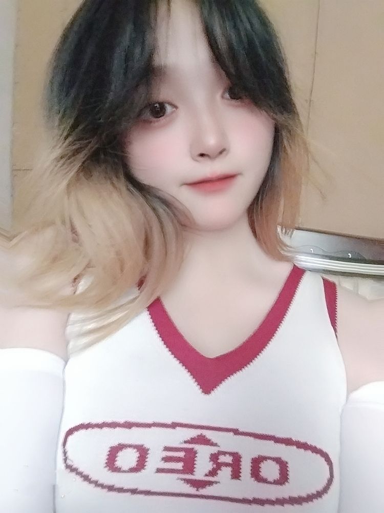 肉肉-浙江省·杭州市·江干区-某红薯-喜欢拍照会找好看的景会布置场景会化妆,会PS,身高160,体重100,可以接受服装包包饰品鞋子美妆等寄拍寄送和测评种草,希望能够长期合作!