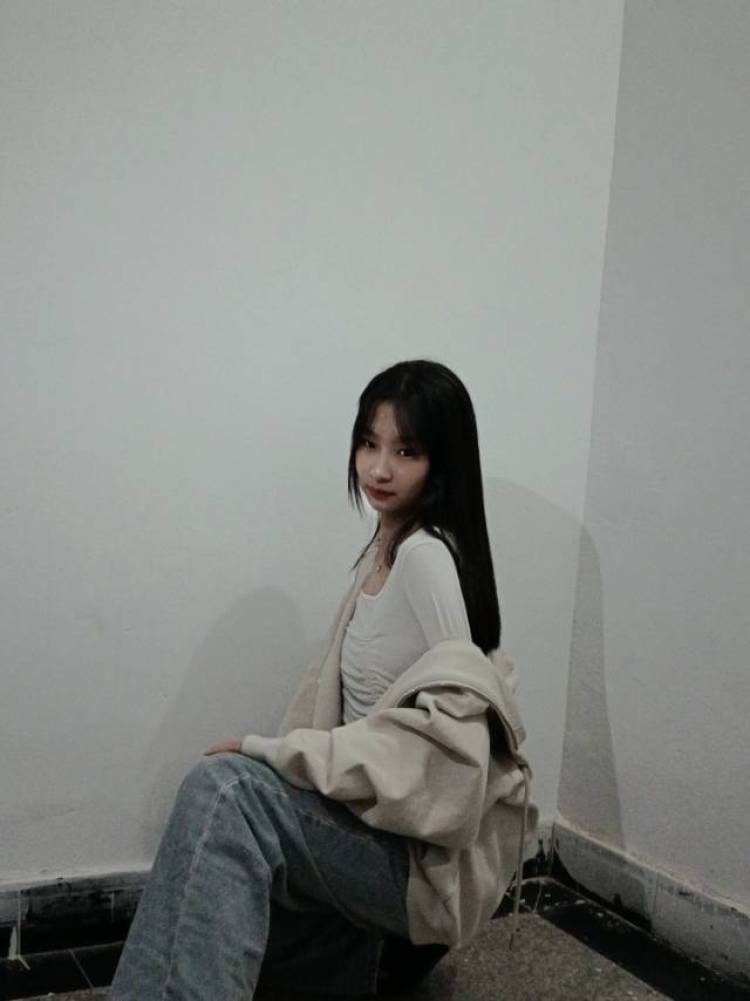 Yreia-河南省·信阳市·平桥区--接单服务范围：买家秀、种草带货、短视频带货、APPI小程序|游戏网站测评推广、短视频vlog创作、开箱测评、免费试用、平面模特兼职、新媒体运营、