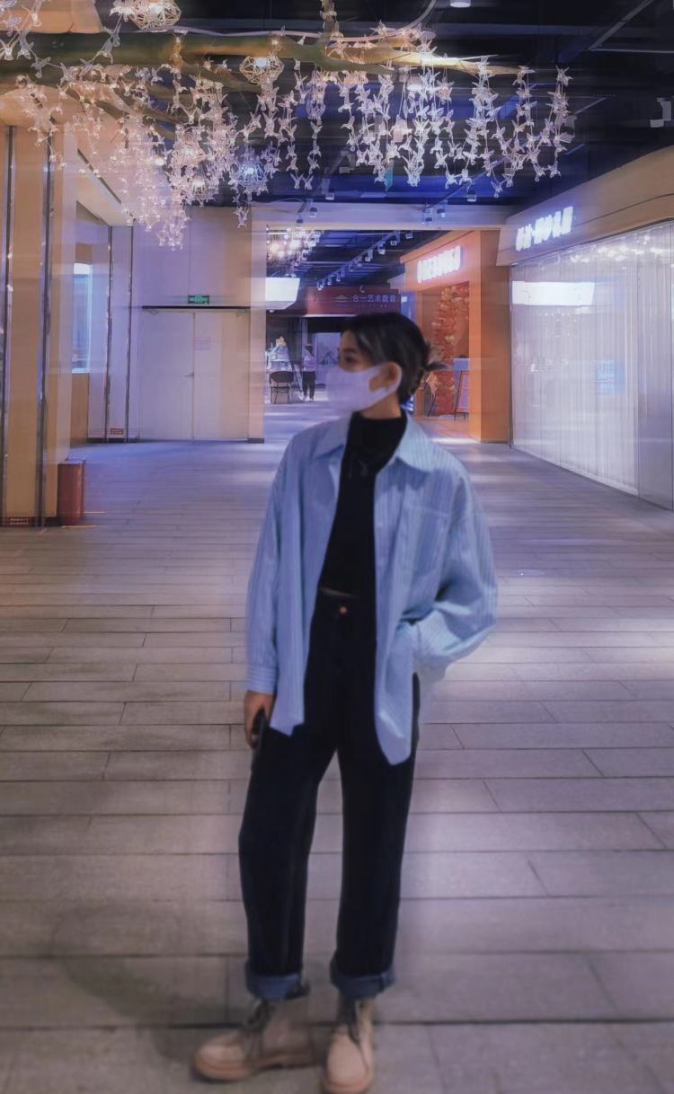 六六子-贵州省·黔东南苗族侗族自治州·凯里市-抖音-寄拍模特,美瞳,衣服,鞋子,饰品都可以,会P图拍照,文案,有抖音快手可发