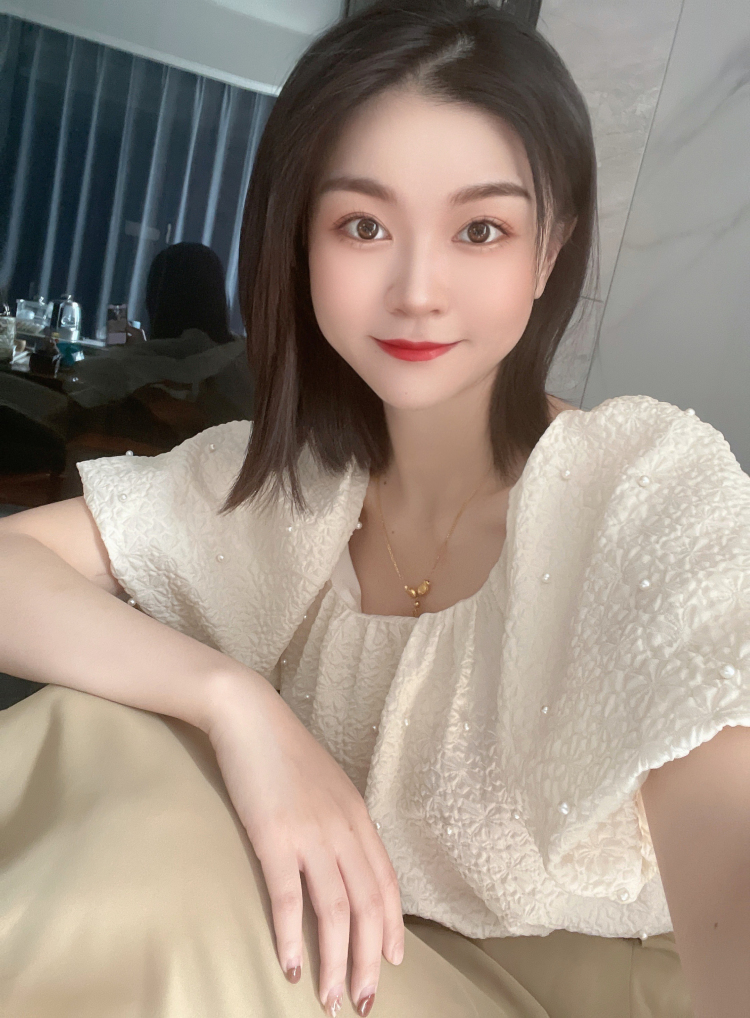 林旋玉-广东省·揭阳市·揭西县-抖音,微博,某红薯-身高165 体重48公斤,肤色白,接寄拍,不拍私房照,视频照片都可,自由职业,时间多,可长期合作。