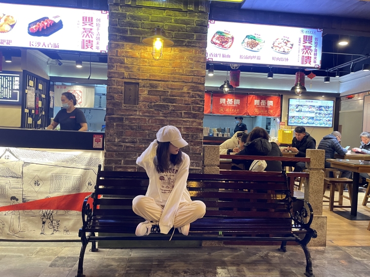 Аη-湖北省·武汉市·汉阳区-某红薯-接寄拍单,平常喜欢拍拍照,会跳一点舞,之前做过一段时间主播。