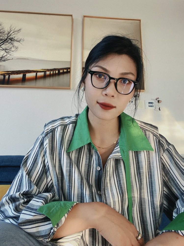 A化妆师 -亚亚-山东省·聊城市·东昌府区--大家好我是 亚亚
我的职业是化妆师,平时超爱穿搭,爱拍照 ,会修图 脾气好,身高170体重140斤 ,想接寄拍 服装 配饰 ,可以做买家秀,测评种草