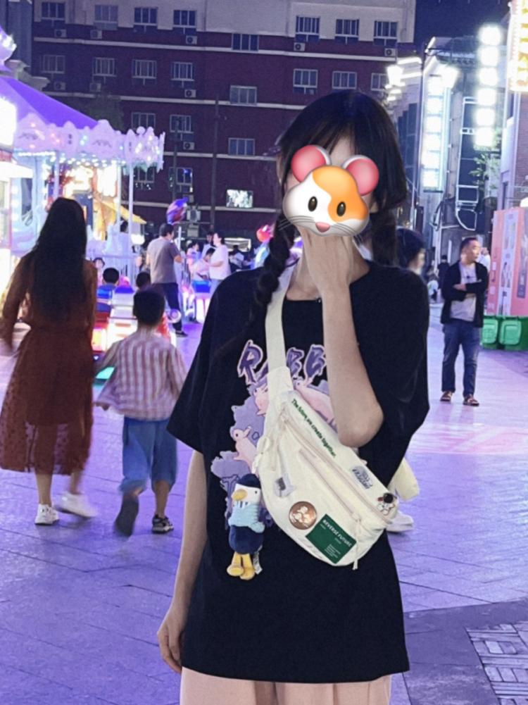 一万遍海-河南省·郑州市·二七区--身高168 穿鞋170 体重90可接衣服 裤子 鞋 帽子 饰品各种 不接暴露的 会弹琴审美好