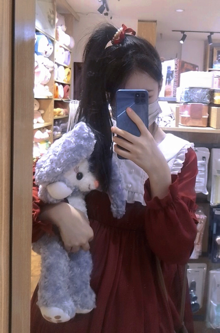瑶·-河南省·驻马店市·驿城区--身高173cm
体重52kg
寄拍，护肤，宠物类，生活物品分享
都ok