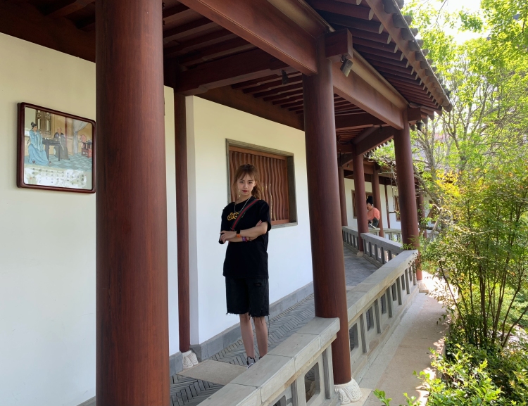 喵喵酱-江苏省·南京市·玄武区-抖音 微博-身高体重 160 80
可接受寄拍(服装以及各种配饰)能够拍好照片不满意可重拍
会拍照修图
接受平面拍摄等