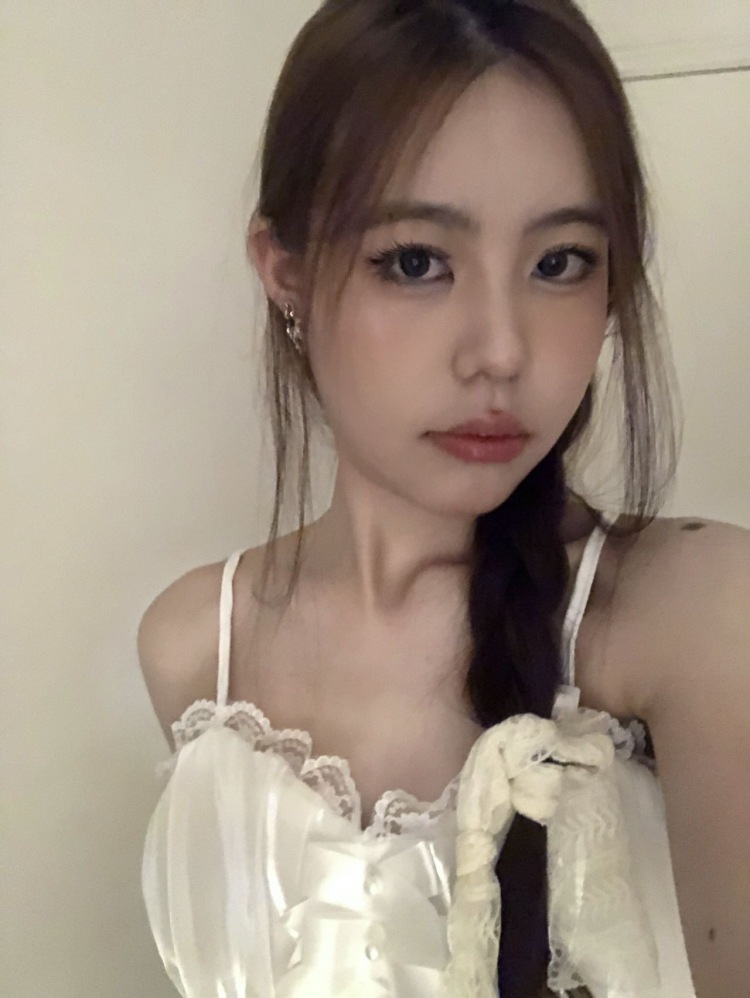 小阳-湖南省·岳阳市·临湘市--可接买家秀/寄拍/美瞳彩妆测评
身高165体重52
会拍照后期修图质量高
抖音粉丝1000➕