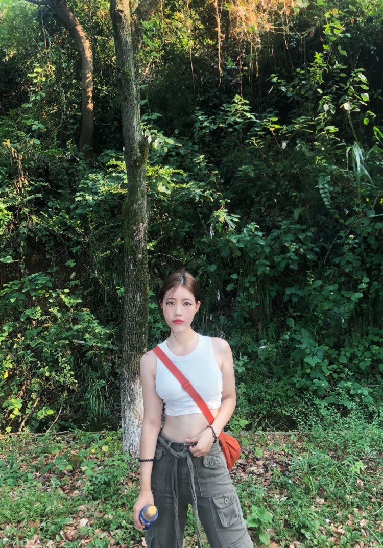 小阳-湖南省·岳阳市·临湘市--可接买家秀/寄拍/美瞳彩妆测评
身高165体重52
会拍照后期修图质量高
抖音粉丝1000➕