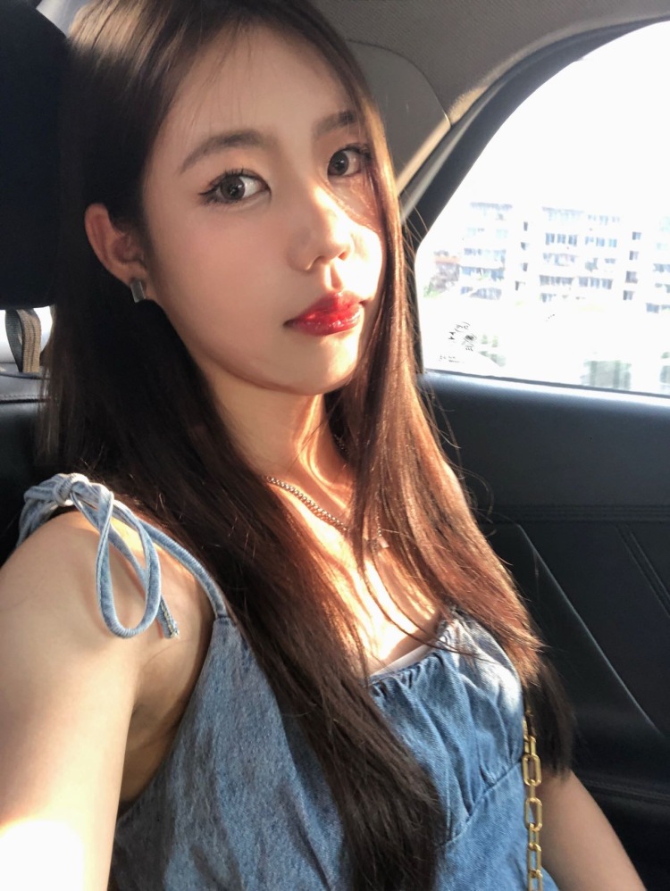 小阳-湖南省·岳阳市·临湘市--可接买家秀/寄拍/美瞳彩妆测评
身高165体重52
会拍照后期修图质量高
抖音粉丝1000➕