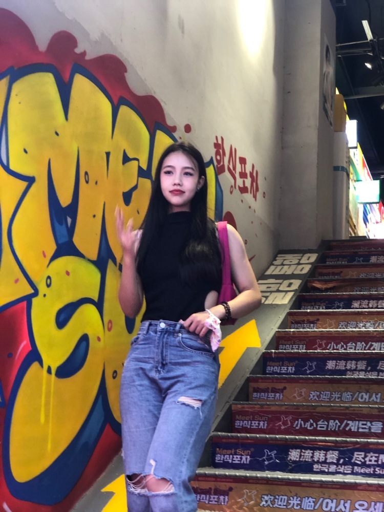 小阳-湖南省·岳阳市·临湘市--可接买家秀/寄拍/美瞳彩妆测评
身高165体重52
会拍照后期修图质量高
抖音粉丝1000➕