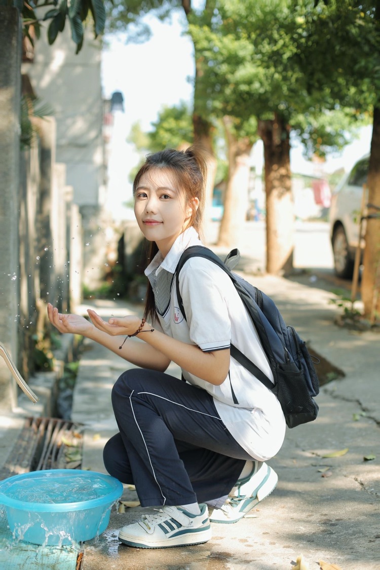 小阳-湖南省·岳阳市·临湘市--可接买家秀/寄拍/美瞳彩妆测评
身高165体重52
会拍照后期修图质量高
抖音粉丝1000➕
