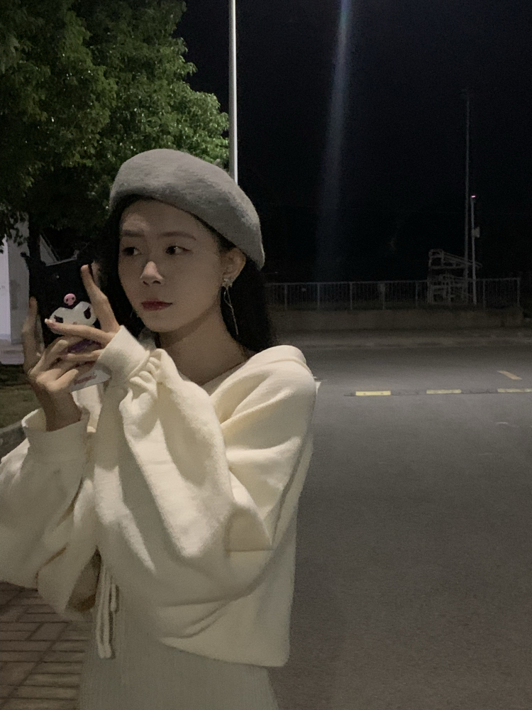 云岚.-湖北省·鄂州市·华容区-抖音-身高166体重85 骨感美 手指修长 接衣服，饰品等内容 各种风格可尝试 稍御姐一点