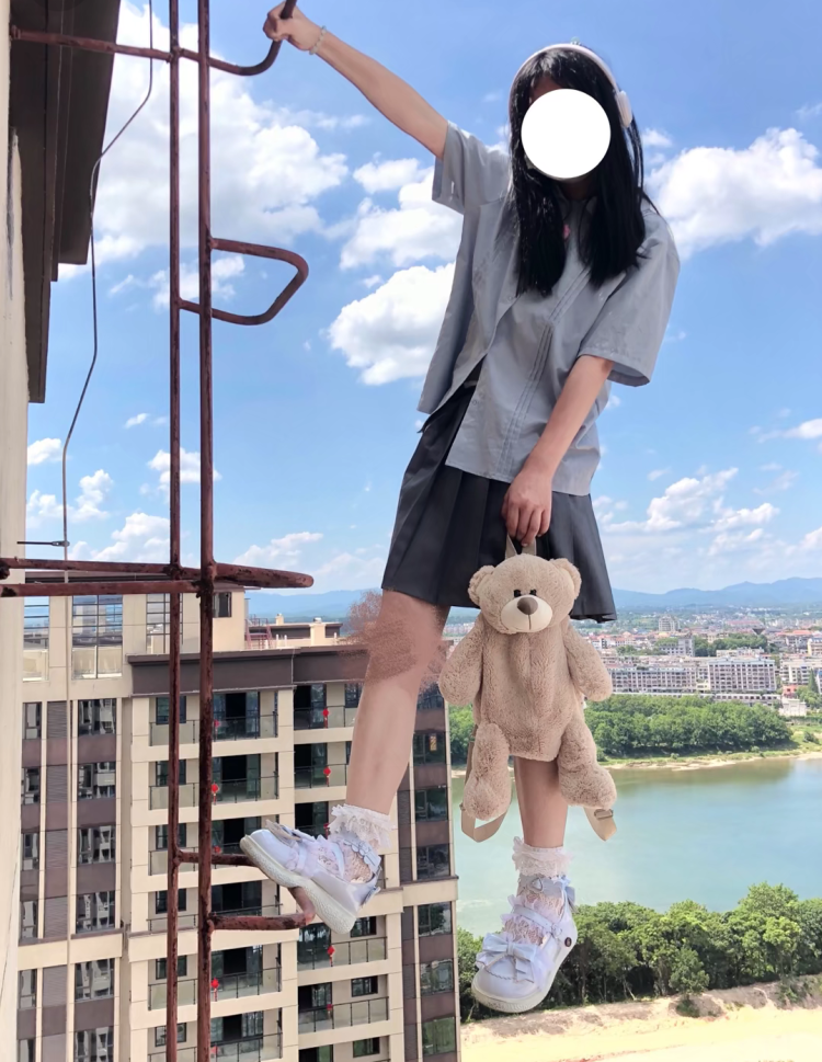 小猪崽崽~-河南省·洛阳市·老城区-快手-会唱歌,会跳舞💃🏻在校生!可以测评,可以分享,也可以拍vlog多才多艺,也可以探店