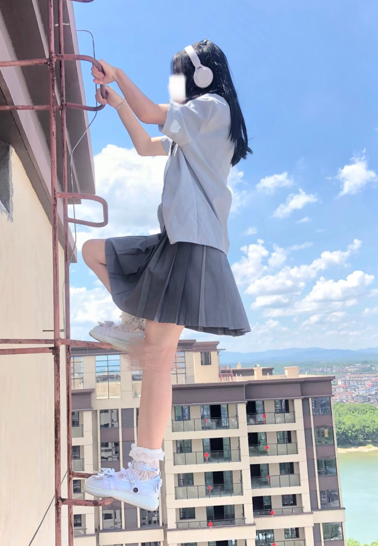 小猪崽崽~-河南省·洛阳市·老城区-快手-会唱歌,会跳舞💃🏻在校生!可以测评,可以分享,也可以拍vlog多才多艺,也可以探店