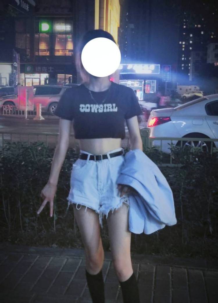 娜塔莎的来信-陕西省·西安市·未央区--喜欢拍照 会P图 身高163 体重79 身材较瘦
希望到接单 !! 服装 饰品 等等都可以 大多数风格都可以驾驭