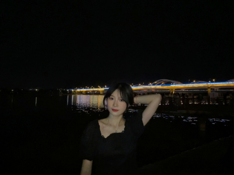 .-陕西省·商洛市·丹凤县--身高160 体重90斤,喜欢拍照
买家秀,好物开箱测评,接寄拍
商家们快来dd我噢~
要多努力才能变成你喜欢的样子...