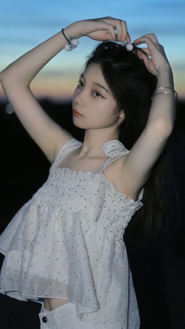19-广西壮族自治区·南宁市·武鸣区--165cm,40kg。会拍照,效率快 ,出片率高。可接买家秀、推广、平面模特兼职、校园推广、品牌代言。