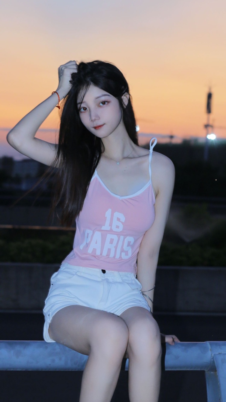 19-广西壮族自治区·南宁市·武鸣区--165cm,40kg。会拍照,效率快 ,出片率高。可接买家秀、推广、平面模特兼职、校园推广、品牌代言。