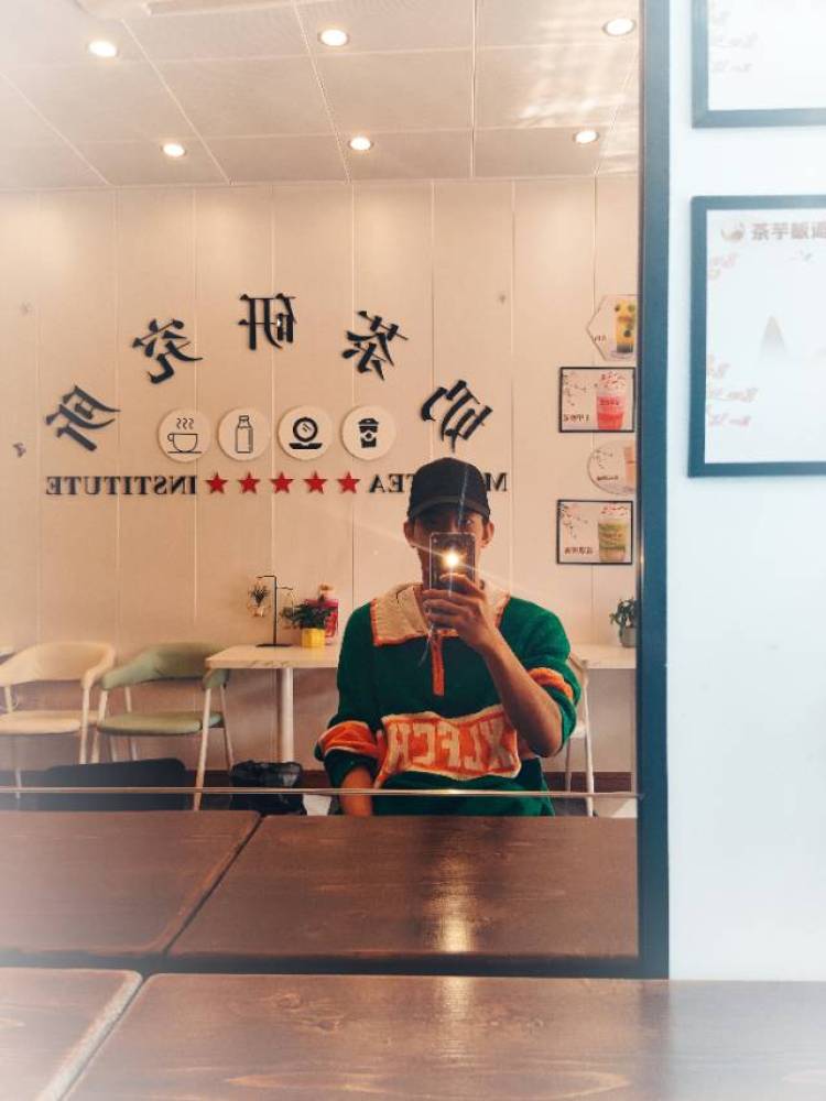 陈先森-河南省·郑州市·中原区--男,178 62 形体标准,容貌清秀,希望接单买家秀,种草之类的网约寄拍