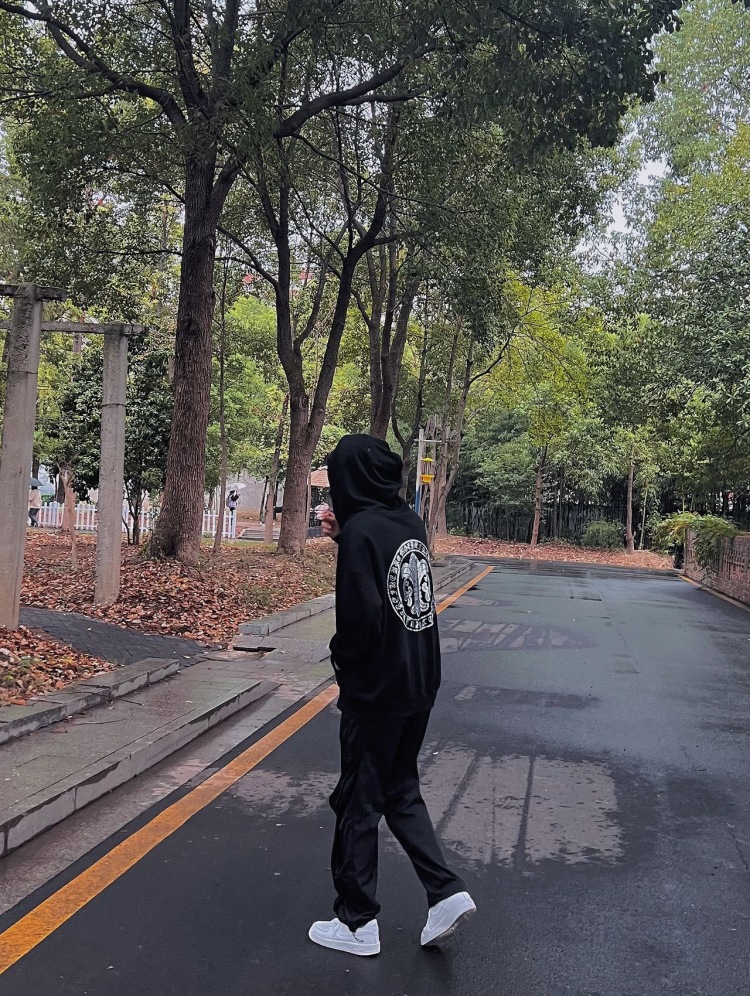 T.-湖南省·常德市·鼎城区--接男装可接寄拍送拍 身高177厘米体重110斤 有一定搭配风格 价格商谈 推销勿来 推销勿来 推销勿来