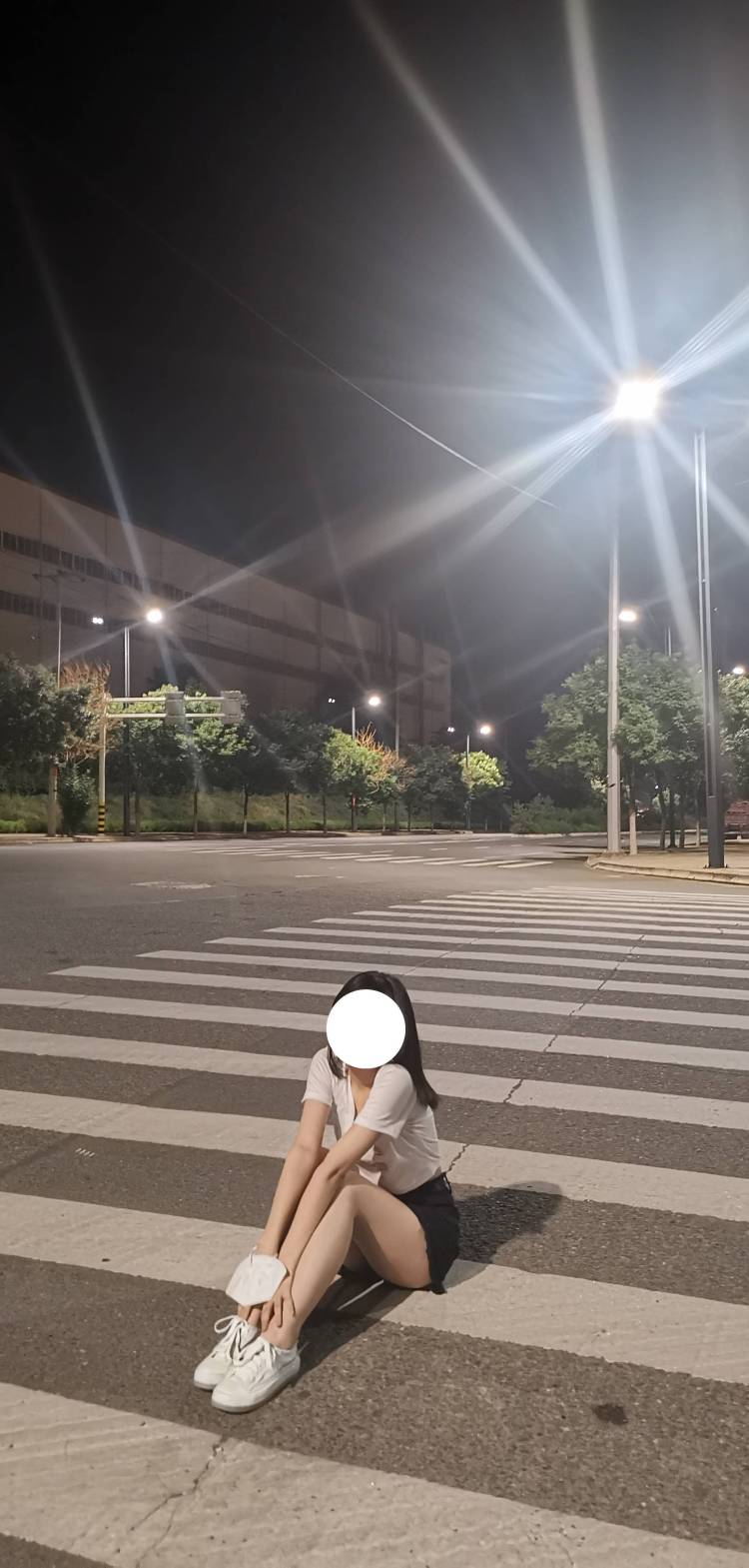 Koi-甘肃省·兰州市·城关区-抖音-身高165,体重84斤,年龄18,会拍照,会P图,返图快,冷白皮