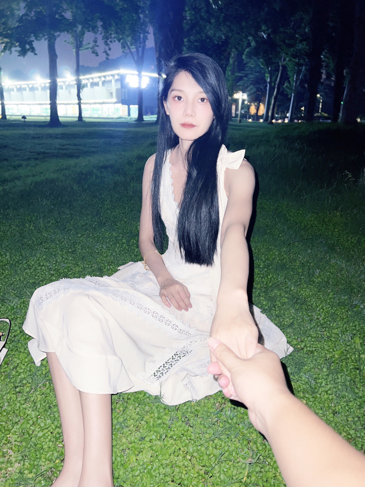sunflower-河南省·郑州市·金水区--会拍照 会p图 会化妆 懂穿搭 出图快 不墨迹 选我没错 来自一个真诚的女孩子