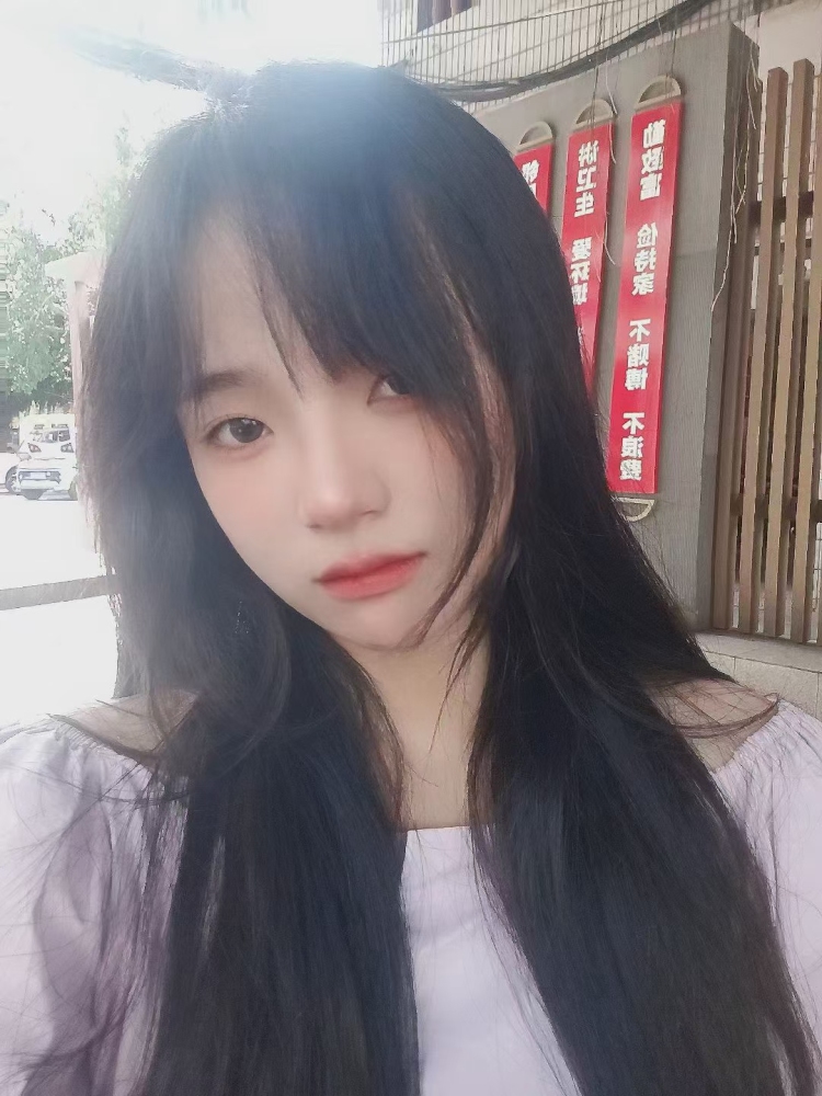 @美女会很烦.-海南省·海口市·秀英区-抖音-可接衣服,鞋子,裙子,首饰,发饰,包包, 身高157cm 体重86 平常喜欢拍拍照 剪辑视频