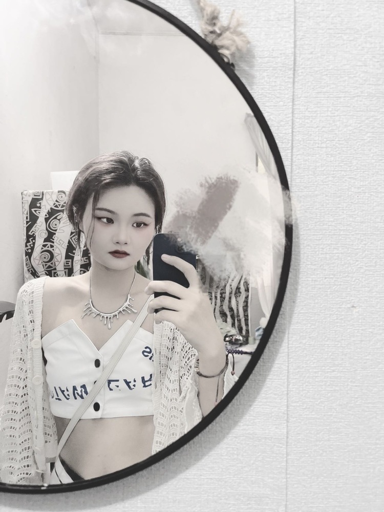招桃花少女-广东省·广州市·花都区--162 cm 55kg 会p图 
可接寄拍   网拍 比较好说话 
衣服鞋子包包 配饰 袜子都可
可约拍 最好室外